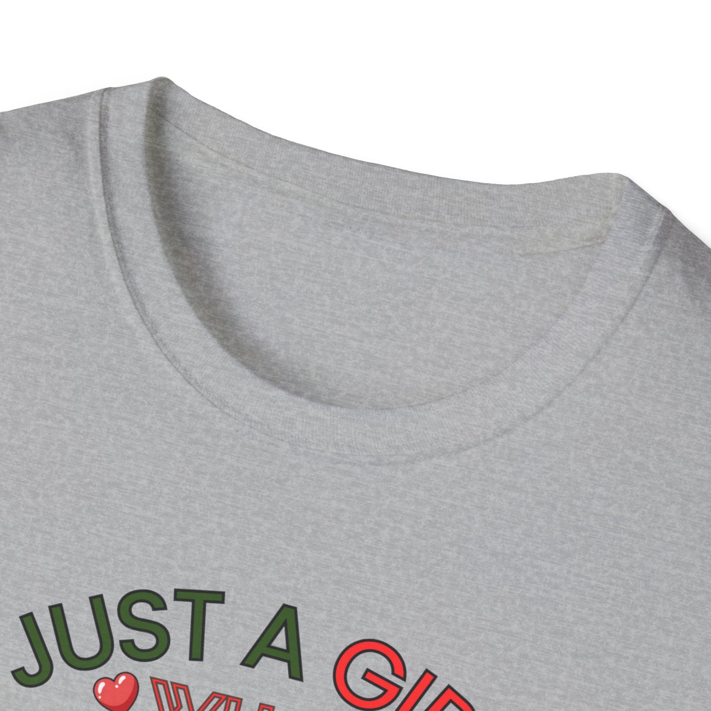 Just a Girl who Love Martinis, Unisex Softstyle T-Shirt