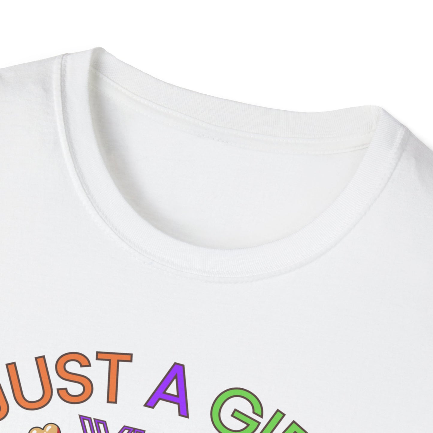 Just a Girl Peace and love, Unisex Softstyle T-Shirt