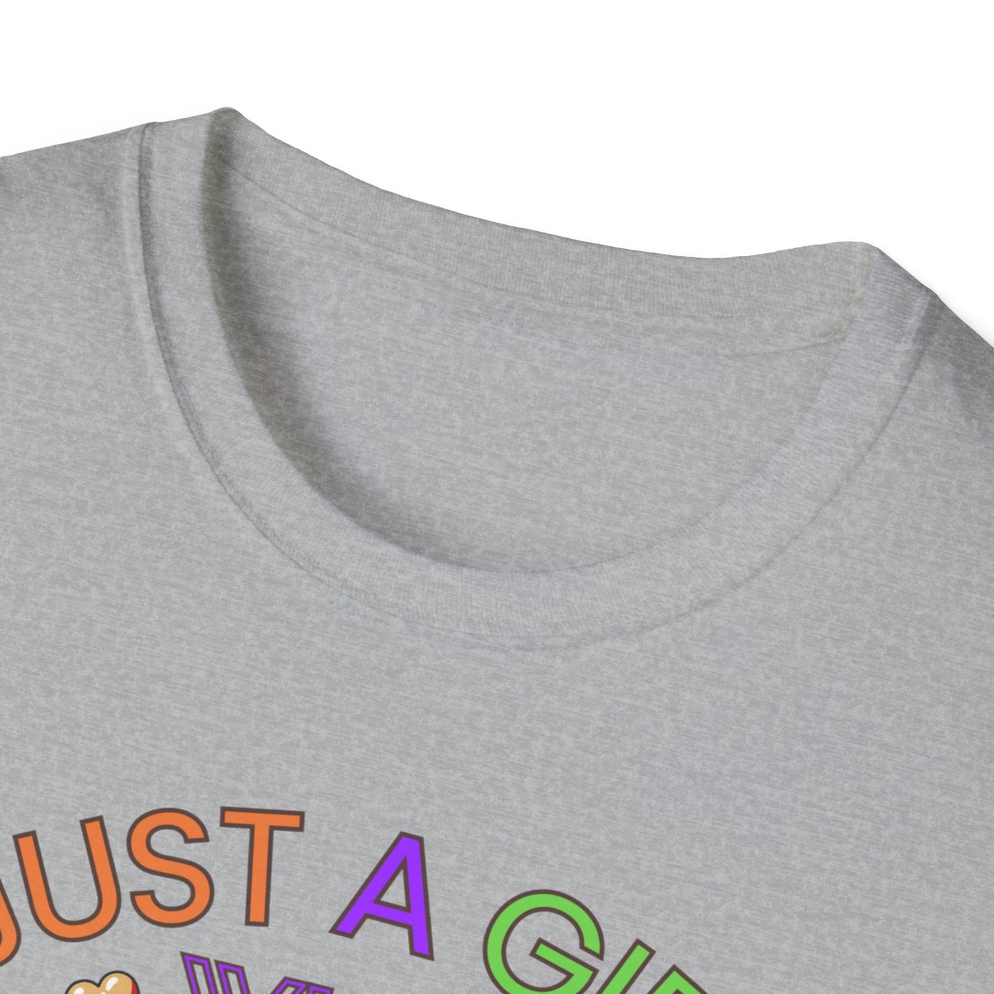 Just a Girl Peace and love, Unisex Softstyle T-Shirt