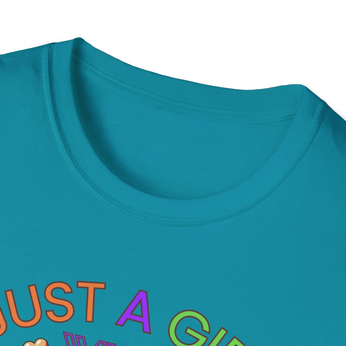 Just a Girl Peace and love, Unisex Softstyle T-Shirt